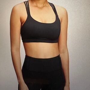 GapFit Eclipse Medium Support Strappy Sports Bra M